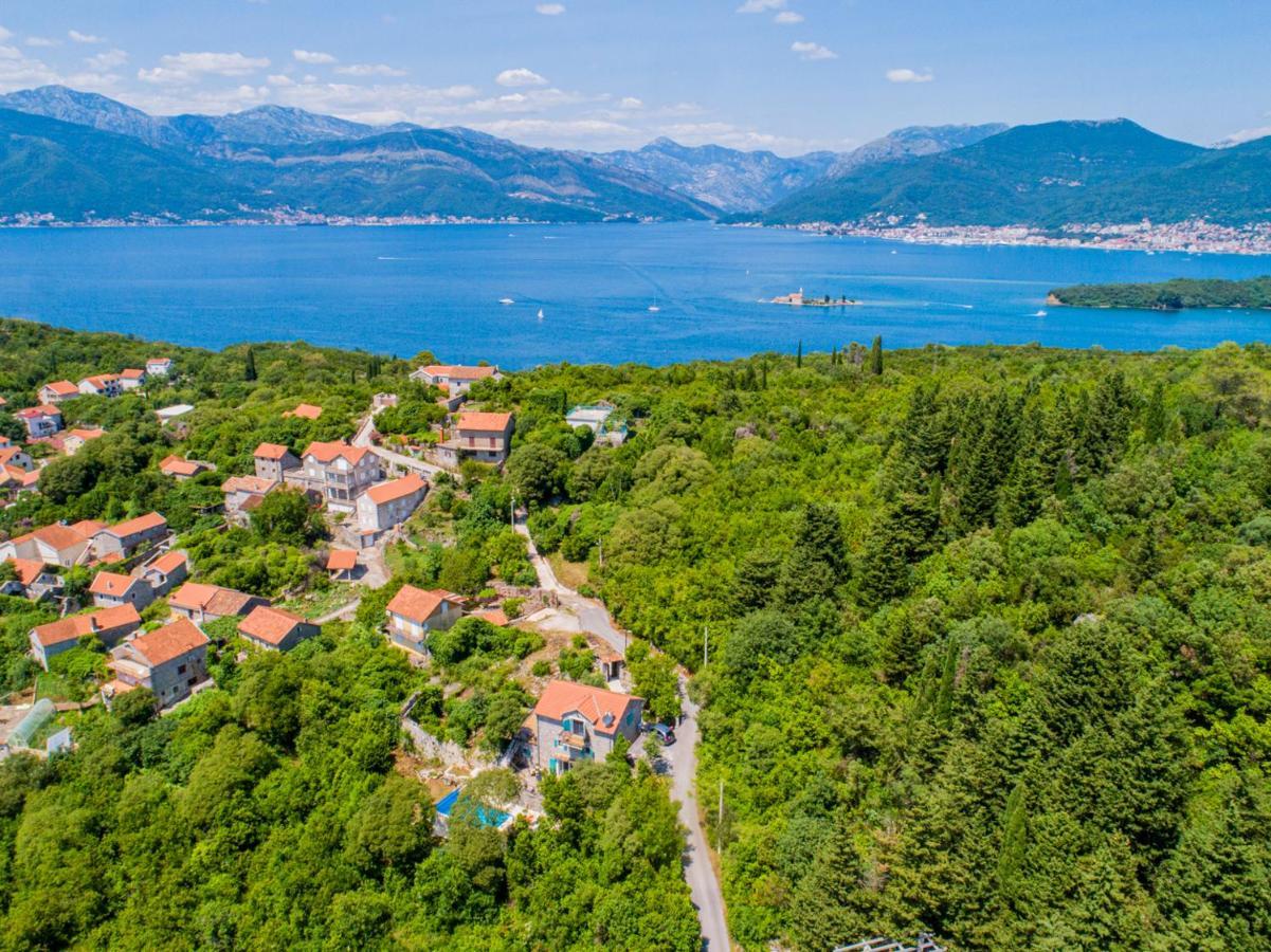 Villa Toscana With A Pool Tivat Bagian luar foto