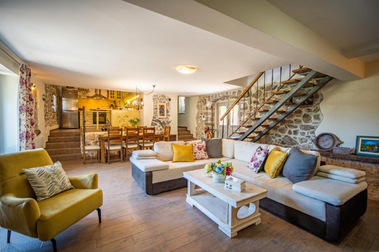 Villa Toscana With A Pool Tivat Bagian luar foto
