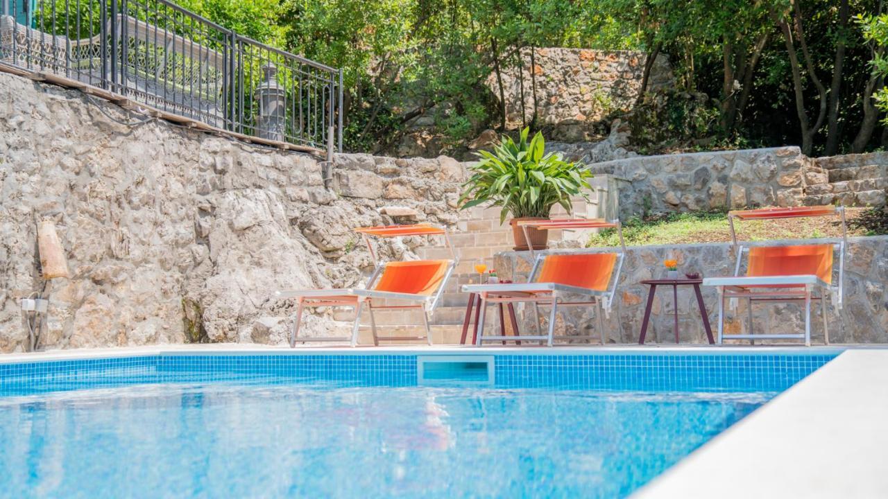 Villa Toscana With A Pool Tivat Bagian luar foto