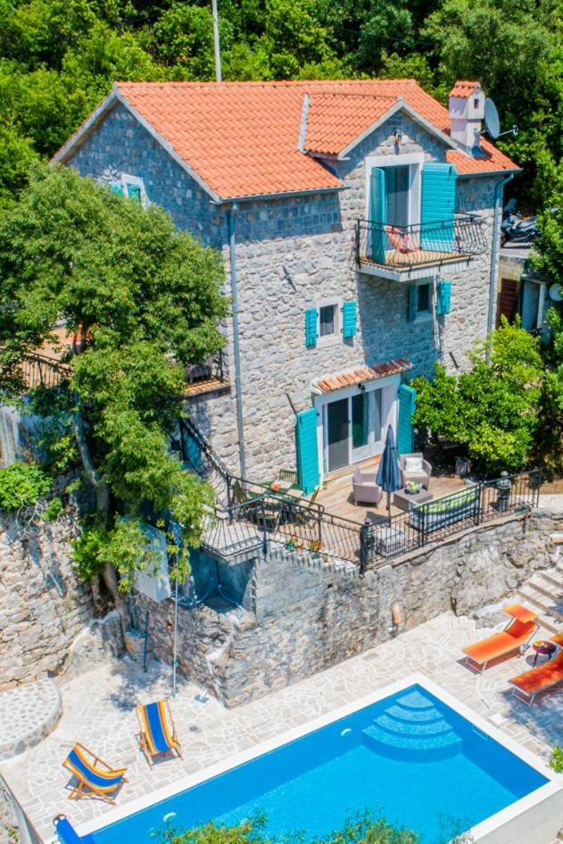 Villa Toscana With A Pool Tivat Bagian luar foto